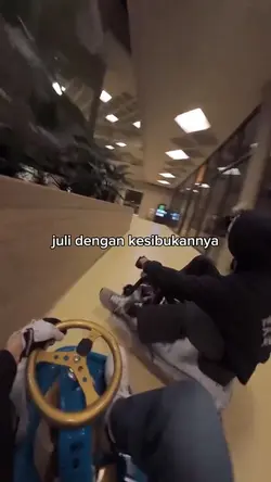 Kesibukan Juli