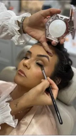 Modelo maquiadoras
