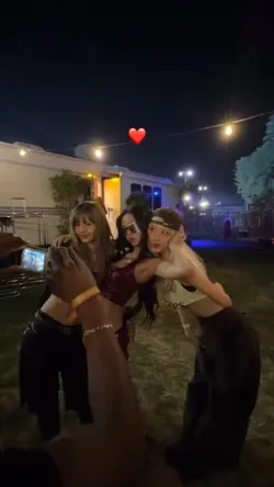 rosé jennie lisa