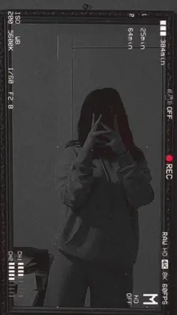 camera | mirror shot
