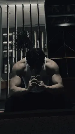 next - dark gym