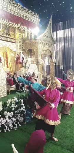 tarian indah