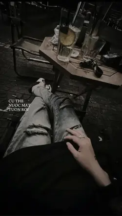 Cứ thế nước mắt 