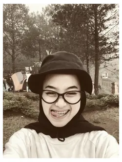 diantara senyumanmu