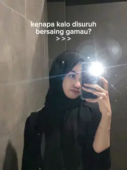 mukaku dibawah stand