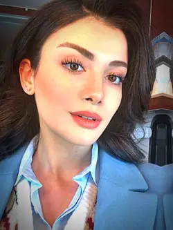 Özge Yağız