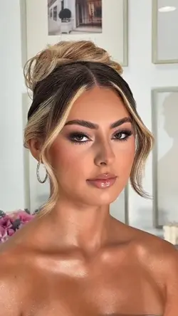 MAKEUP HAIR