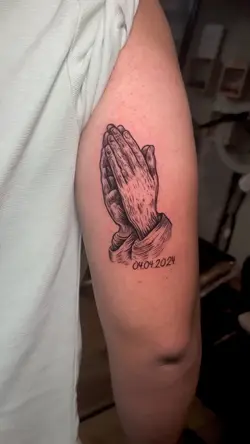 Hand god
