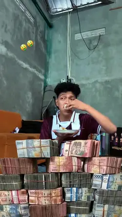 BANYAK UANG DIMEJA
