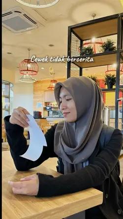 Cewek stres jajan