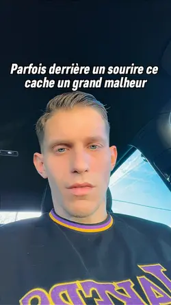 Semblant de sourire🎭