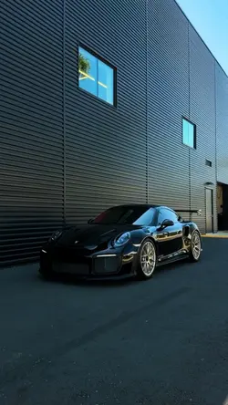 PORSCHE ¥