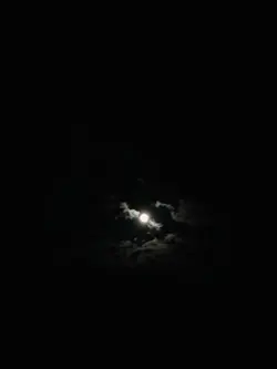 তুমি অন্য গ্রহের চাঁদ