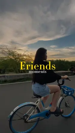 Friends moments