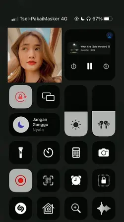 layar utama 