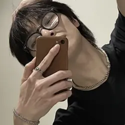 1 photo