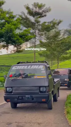 slowmo slendang biru