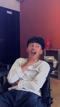 BUNGA MAWAR MERAH