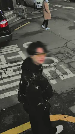 blur face aesthetic