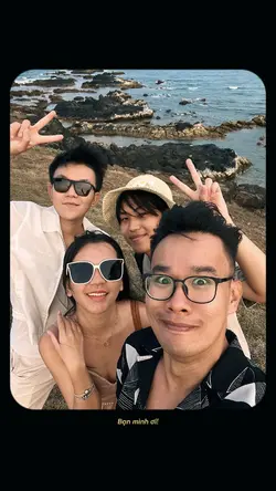 CỨ VUI LÊN...