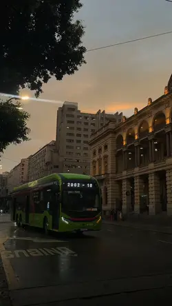 a vida e dura