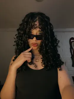 thainá thainá