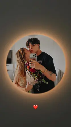 Frame Casal espelho