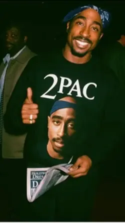 Tupac SHAKUR lives o
