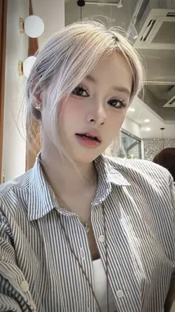 2 ảnh nhạc cuốn
