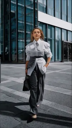 FASHION—SLOWMO 