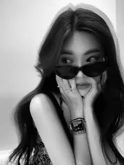 bnw blurr