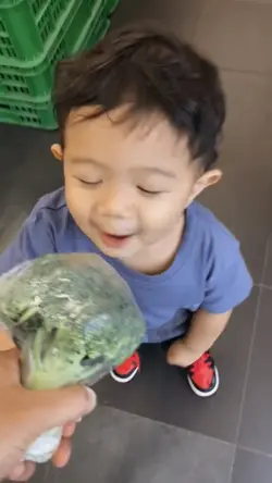 sesaat kau hadir