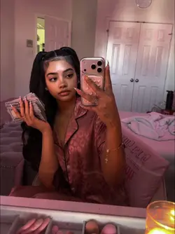 SHE GOES BY TRENDING