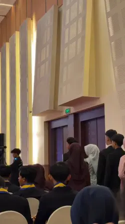 slomo wisuda