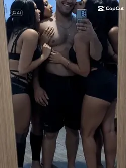 Mulheres me beijando