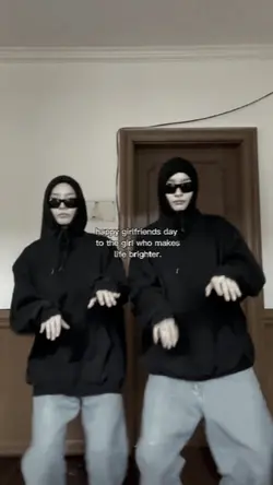 happy girlfriends da