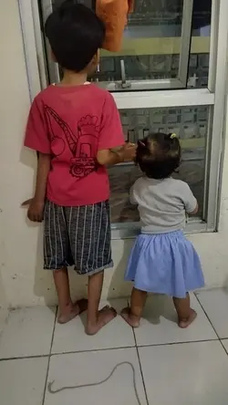 kakak adik