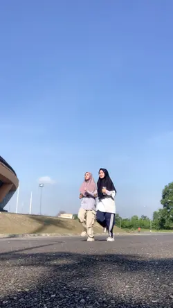 Slowmo Lari