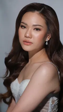 Slowmo Beauty Makeup