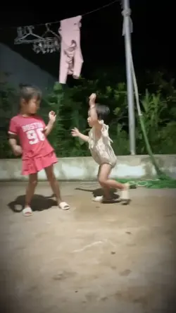 Mẫu chị em
