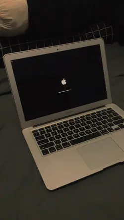 Iklan macbook sale