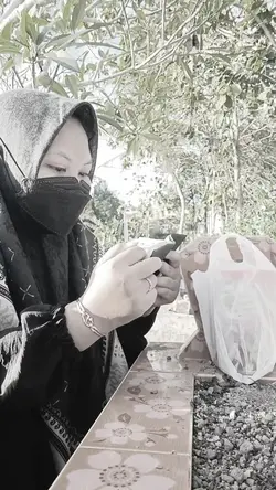 ditinggal nenek