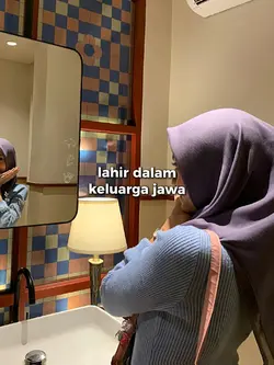 lahir dalam keluarga