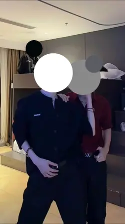 顔ハメ