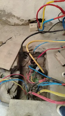 Electrician wor