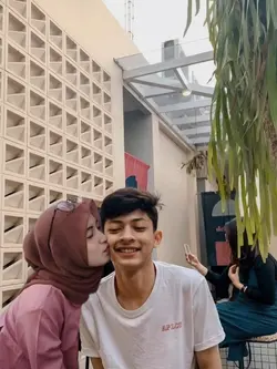 dicium cewek 