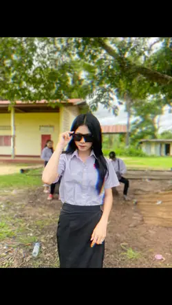 เอียงแก้มมาอ้ายสิหอมแก้ม