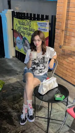 Adek nona makin 