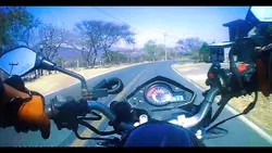 A dentro del casco