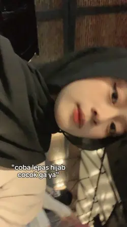 coba lepas hijabnya